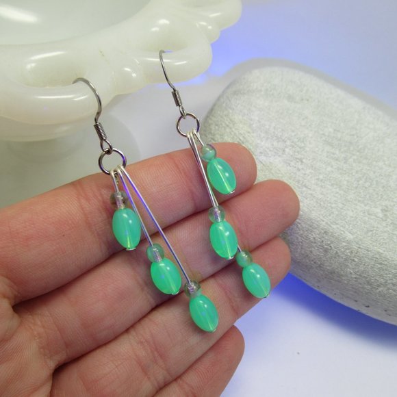 Czech triple fringe UG bead earrings - Picture 3 of 9